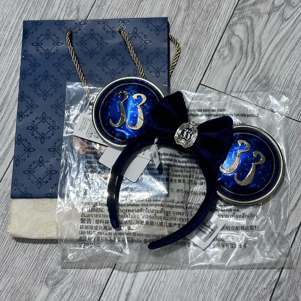 NWT club 33 ears